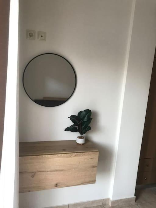 Konstantino'S Apartment โมเน็มวาซี ภายนอก รูปภาพ
